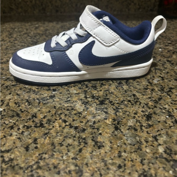 Nike court borough Kids Navy and White Sneakers - Picture 6 of 8